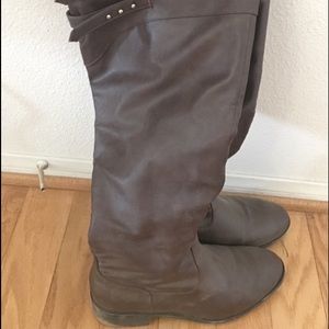 Brown wide boots